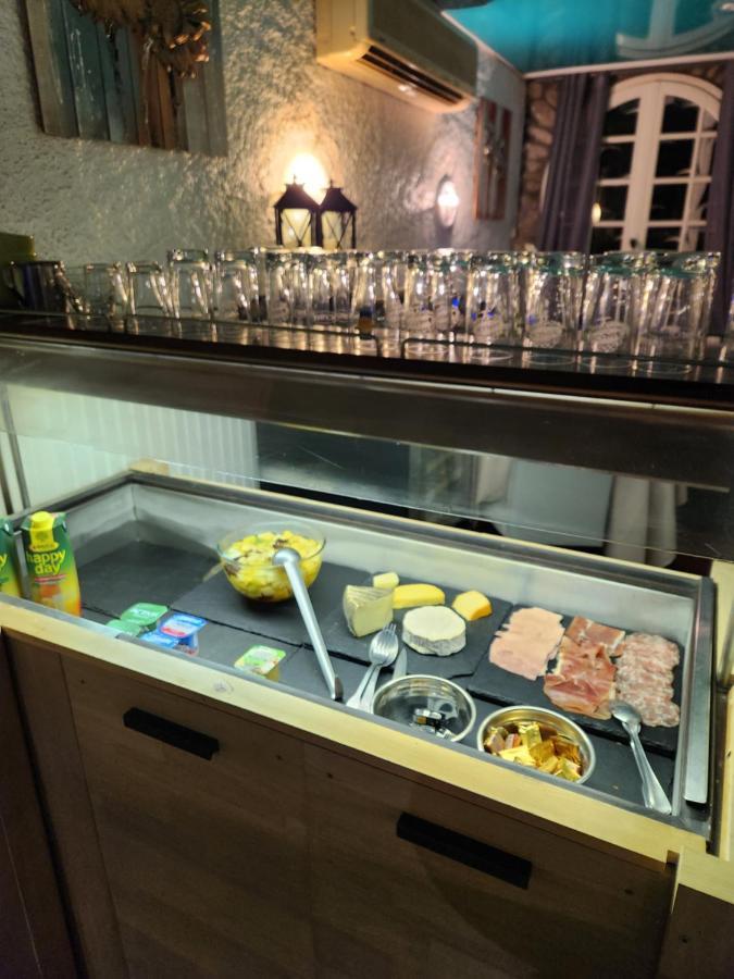 Logis Hotel Restaurant Les Charmettes Argelès-sur-Mer Esterno foto