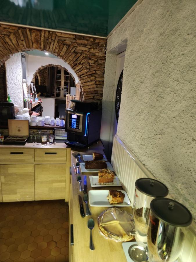 Logis Hotel Restaurant Les Charmettes Argelès-sur-Mer Esterno foto