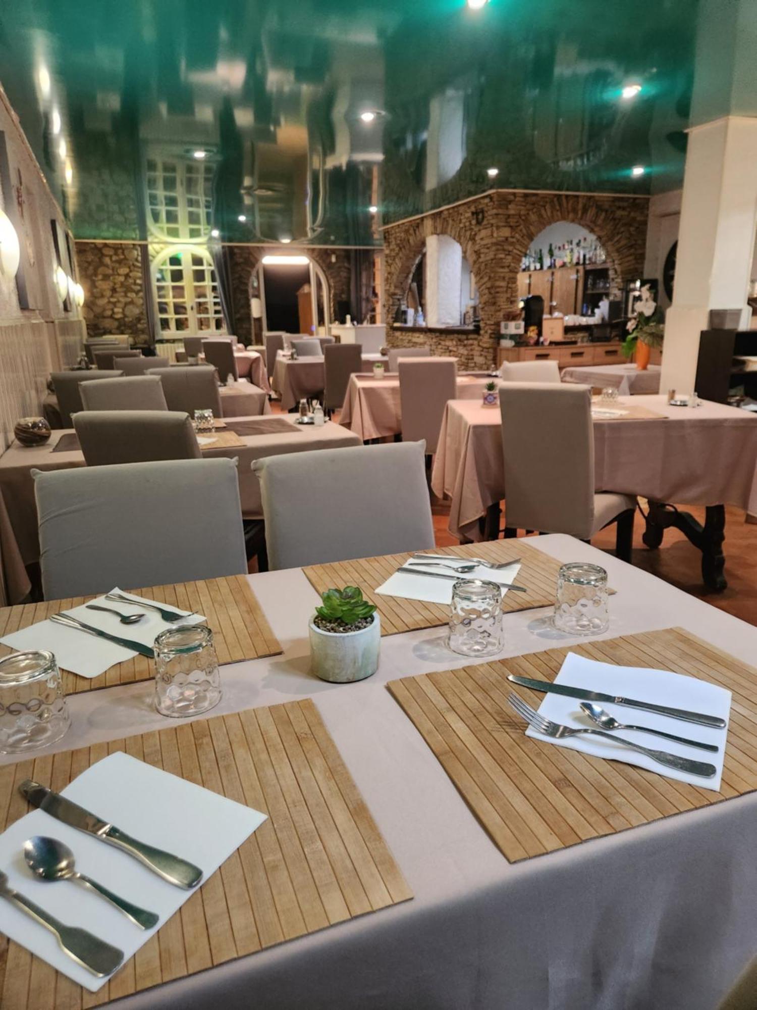 Logis Hotel Restaurant Les Charmettes Argelès-sur-Mer Esterno foto