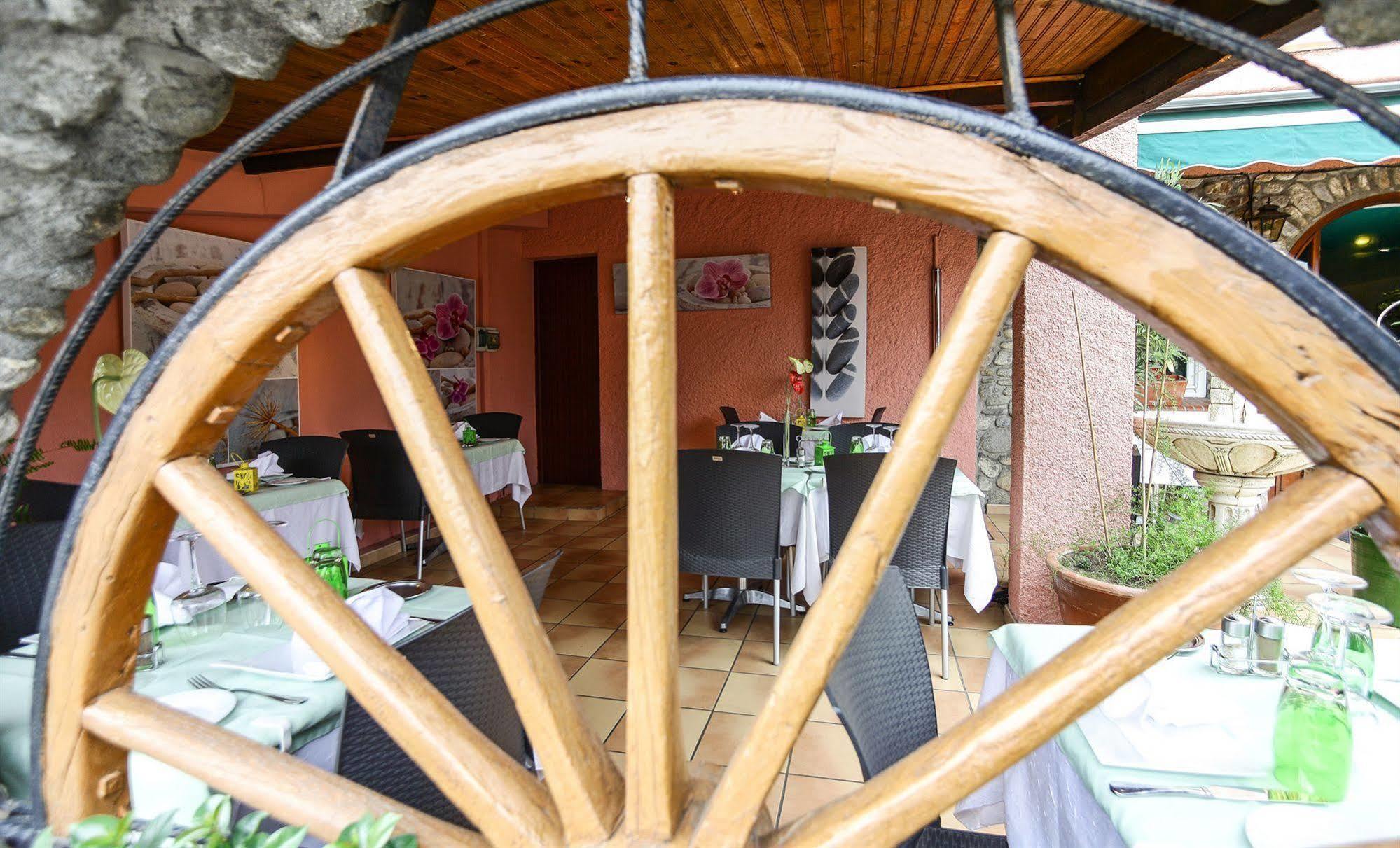 Logis Hotel Restaurant Les Charmettes Argelès-sur-Mer Esterno foto