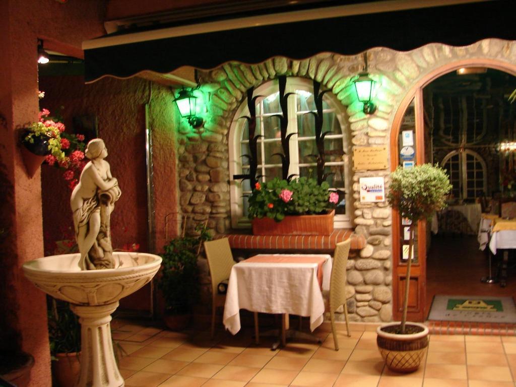 Logis Hotel Restaurant Les Charmettes Argelès-sur-Mer Esterno foto